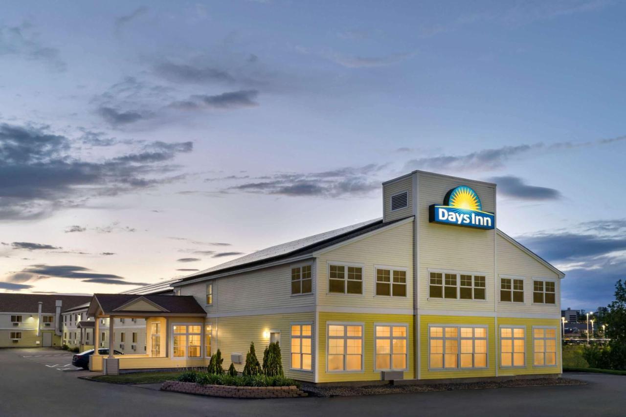 Days Inn By Wyndham Airport/Maine Mall South Portland Exterior photo